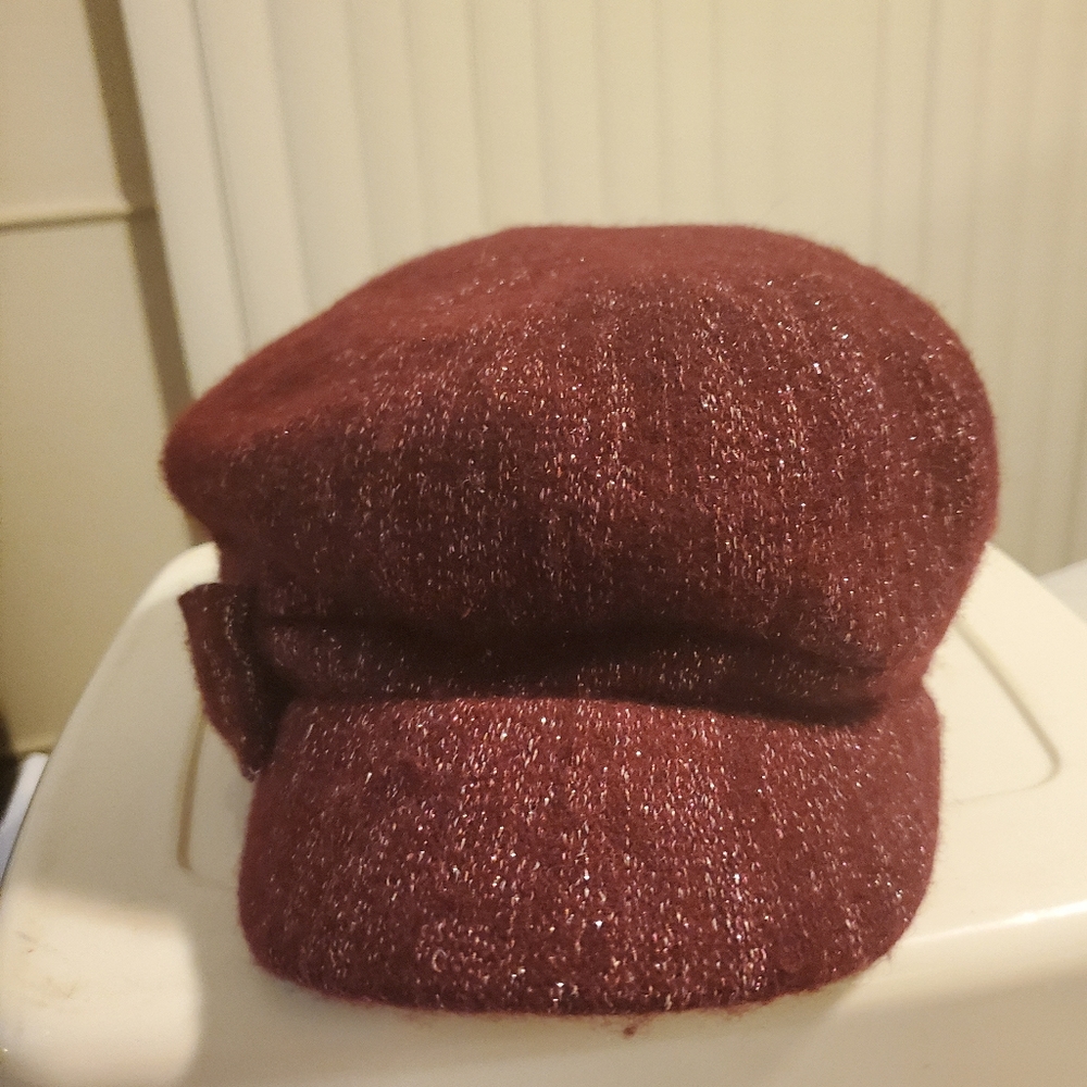 Maroon hat - Picture 4 of 6